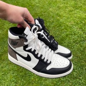 Jordan 1 Dark Mocha